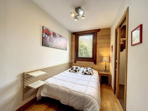 En eller flere senge i et værelse på Chamonix centre, 64m², 6 pers., 2 chambres, parking - FR-1-507-14