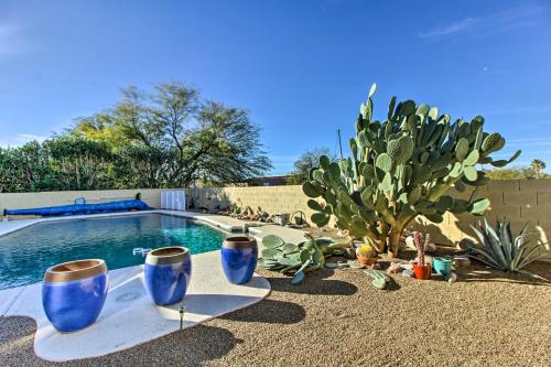 Tucson House with Pool, 13 Mi to Downtown!
