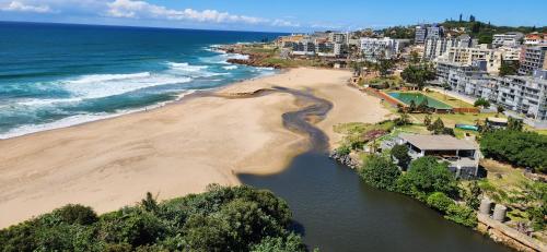 an aerial view of a beach next to the ocean at Santana Holiday Resort 1002 in Margate
