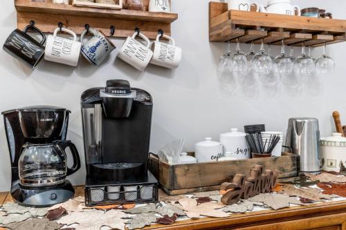 Kemudahan buat kopi dan teh di Blackjack Acres