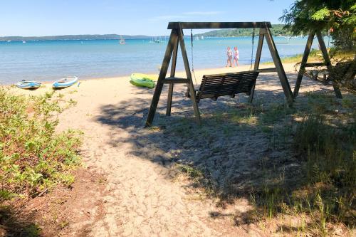 Upper Terrace at Three Pines Resort – Photos 2