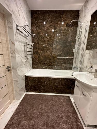Un baño de Apartment in center of Chisinau