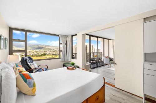 Mountain View, Close to Waikiki Beach with Parking_2