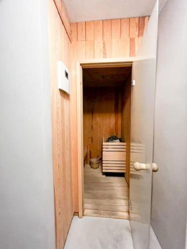 Fotografie z fotogalerie ubytování Bright Tiny Studio - Shared Pool & Sauna - Free Parking - Air condition v destinaci Muralto