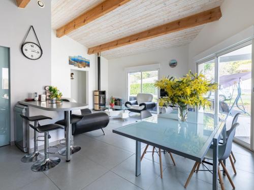 Photo de la galerie de l'établissement Maison contemporaine à Biscarrosse Lac - 6 pers, proche lac, jardin, quartier calme, avec WIFI - FR-1-521-112, à Biscarrosse