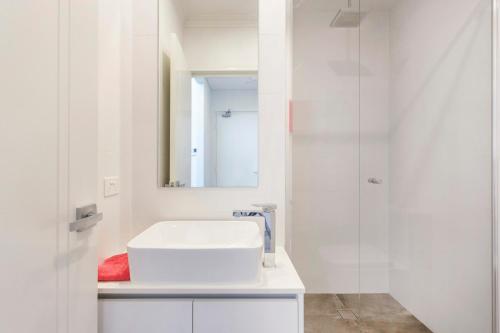 Et badeværelse på Stirling Apartment 3- Modern Central Apartment