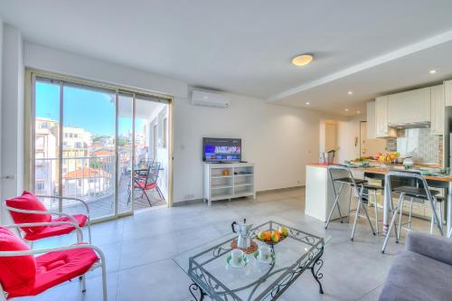 Kuchyň nebo kuchyňský kout v ubytování Le Bristol V - Happy Rentals