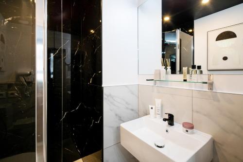 Bagno di WS Tour Eiffel - Laos