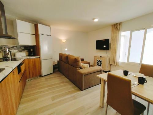 Kuchyň nebo kuchyňský kout v ubytování Nerja Sun Apartment Bronce A Centro