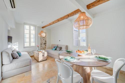 Posedenie v ubytovaní Appartement Angé 100m de la mer - Happy Rentals