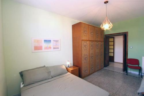 Sacconi Flat