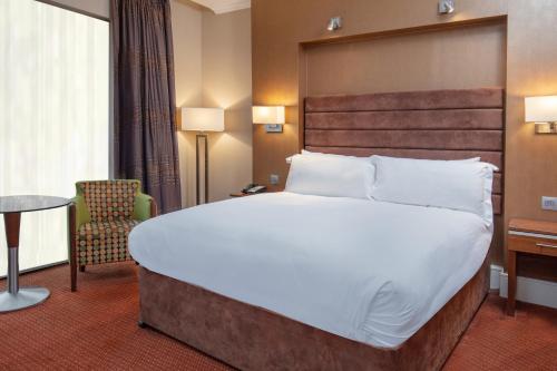 Crewe Hall Hotel & Spa - Cheshireにあるベッド