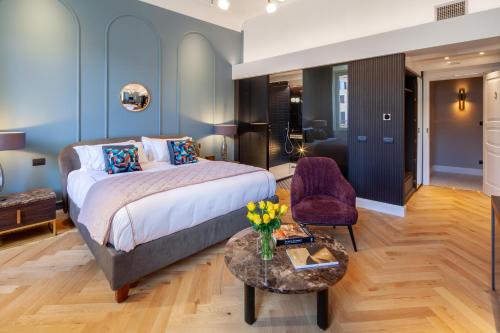 Una cama o camas en una habitación de Migliori Collection Piazza Navona