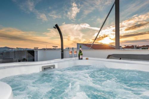 Luxury Majpruz Suites I