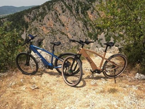 On the river Imotski Baška Vodaの敷地内または近くで楽しめるサイクリング