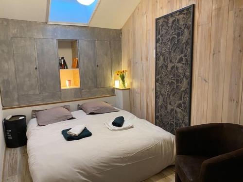Katil atau katil-katil dalam bilik di Dupleix au Fil du Canal
