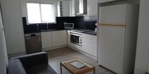 Η κουζίνα ή μικρή κουζίνα στο Simple room