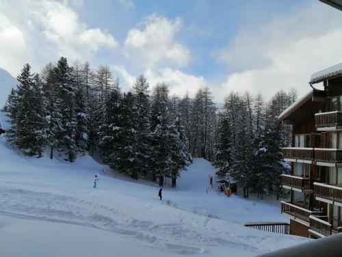 Studio confortable au pied des pistes à Plagne Village