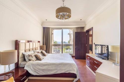 Luxury 1 Bedroom with a Private Beach Taj Granduer residence at Palm