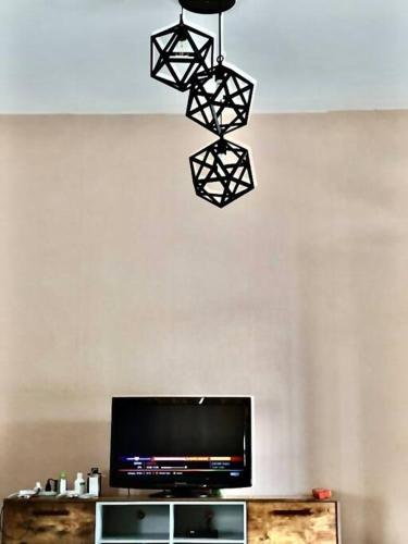 Televisyen dan/atau pusat hiburan di SUPER COMFY HOME @ KULIM CITY