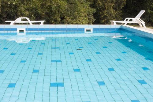 Πισίνα στο ή κοντά στο Vita Apartmanok