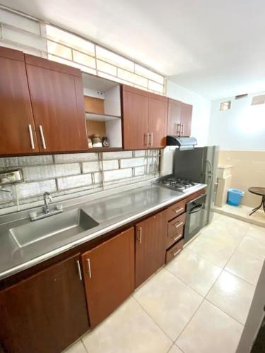 Η κουζίνα ή μικρή κουζίνα στο 2023 Apartamentos Múltiples Segundo Piso Casa Independiente