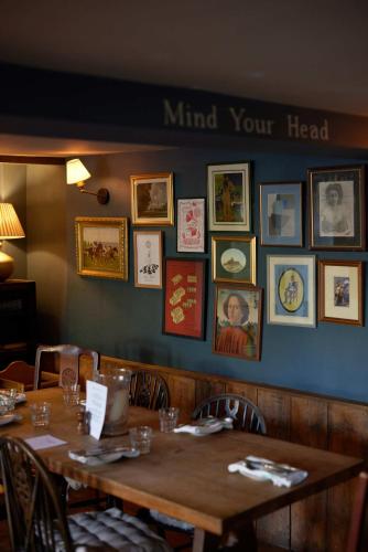 Gambar di galeri bagi The Bell & Crown di Zeals