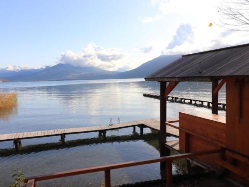 Photo de la galerie de l'établissement Annecy - Appartement 2 pièces rénové, proche lac et centre-ville, avec parking - FR-1-432-76, à Annecy