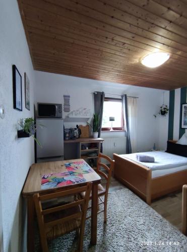 Η κουζίνα ή μικρή κουζίνα στο Ferienwohnung Beeden - zur Glasschmiede