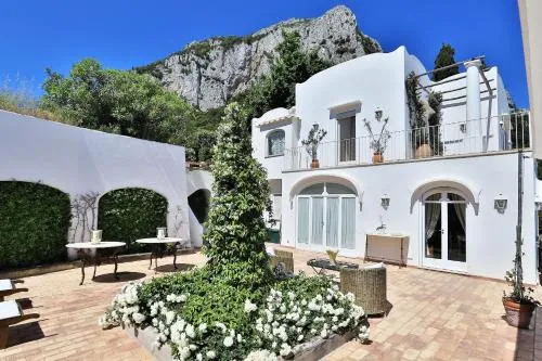 Luxury Villa Fiorita - Amazing Terrace & Premium Location photo