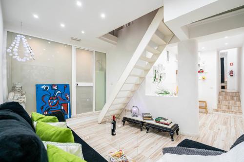 For You Rentals Teatro Real Plaza Apartment TEMPORAL Saint Martin Madrid TRU50