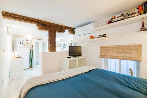 For You Rentals Teatro Real Plaza Apartment TEMPORAL Saint Martin Madrid TRU50