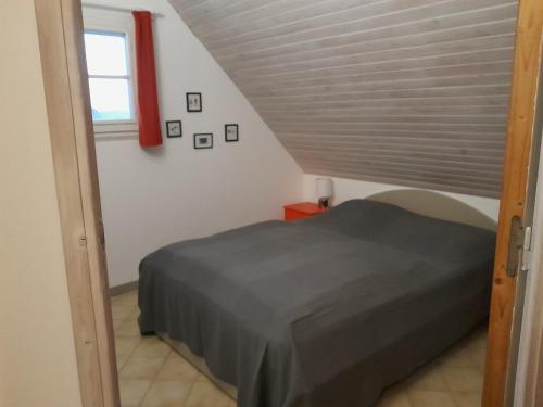 Photo de la galerie de l'établissement Maison avec grand jardin à Bortentrion, près de Sauzon et plage, idéal pour familles, au calme - FR-1-418-70, à Sauzon