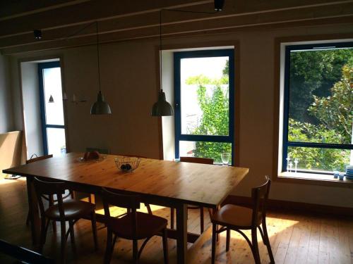 Gambar di galeri bagi Maison rénovée avec balcon, proche plage et commerces - FR-1-418-108 di Le Palais