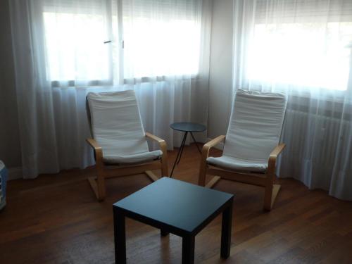 Appartement Annecy, 3 pièces, 6 personnes - FR-1-432-9にあるシーティングエリア