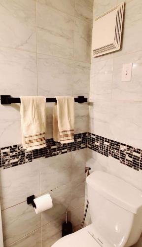 Spacious room near downtown – Photos 3