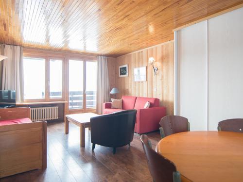 Appartement Tignes, 2 pièces, 5 personnes - FR-1-449-26にあるシーティングエリア