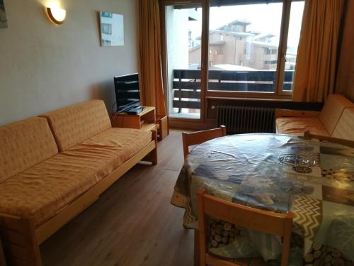 Deux pièces sud à 500m des pistes, balcon, TV, linge inclus l'hiver