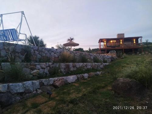 Zahrada ubytování Cabaña LA PEDRERA - Pileta y a metros del Rio