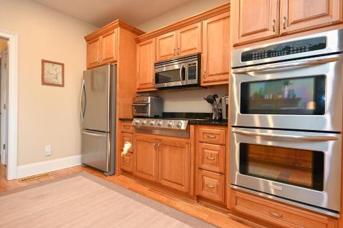 Lakefront Manor – Photos 5