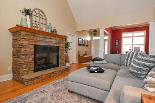 Lakefront Manor – Photos 4