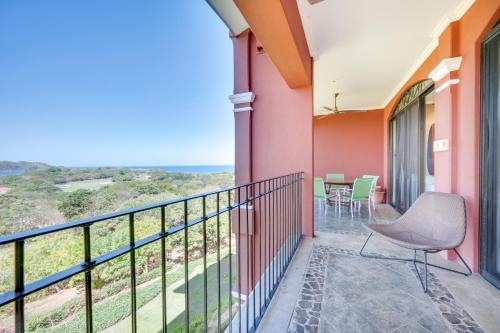 Tropical Haven Large Oceanview Apt with Pool B3317