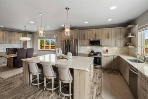 Gallery image of Luxury Mountain View Townhome - Rosa Way North in Bozeman
