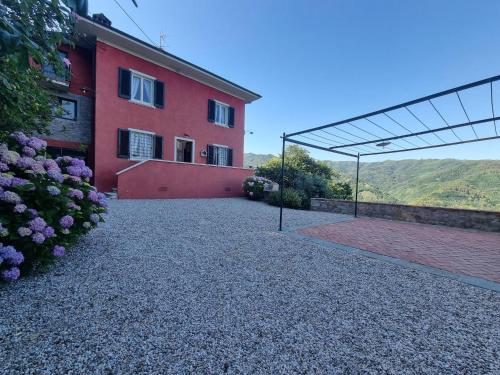Splendid independent villa surrounded by nature in Marliana PT