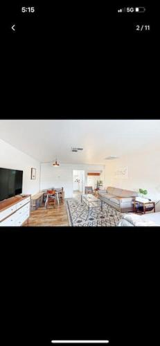 Couple Studio 2 with Full Kitchen near Yosemite