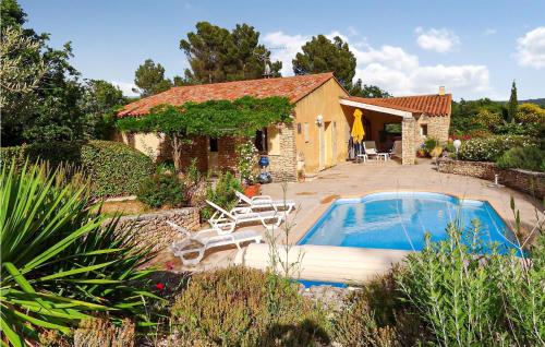 Awesome Home In Saint-saturnin-ls-apt With Outdoor Swimming Pool, Wifi And 3 Bedrooms