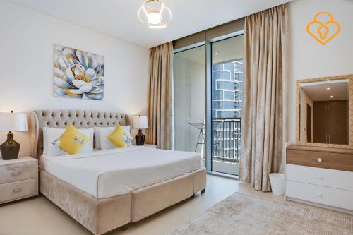 Postel nebo postele na pokoji v ubytování Keysplease Amazing View 3 BR Apt 5242 Tower, Dubai Marina