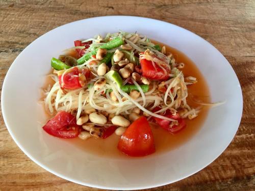 Makanan di atau berdekatan resort