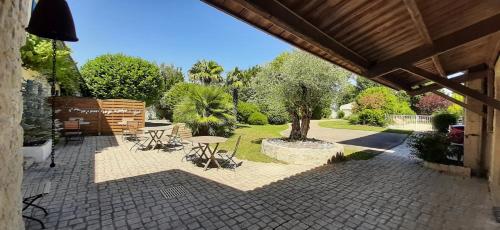 LA ROCHELLE LODGE – Photos 5