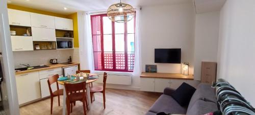 Kuchyňa alebo kuchynka v ubytovaní Appartement cosy - Ile Penotte - Sables d'Olonne - La Clé Chaumoise